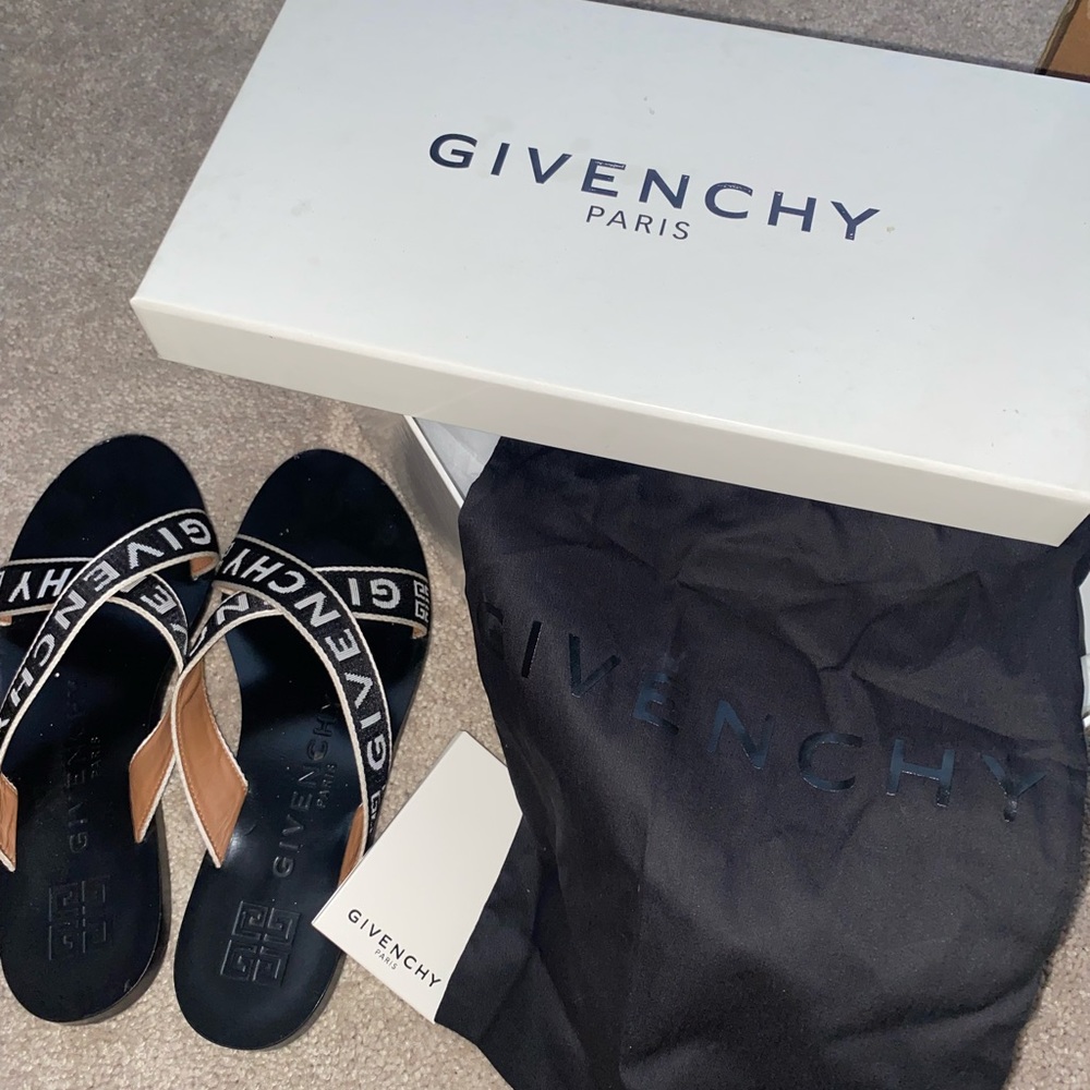 Givenchy Black White Logo Criss Cross Slide Slip Flip 38 Sandals (size 7)